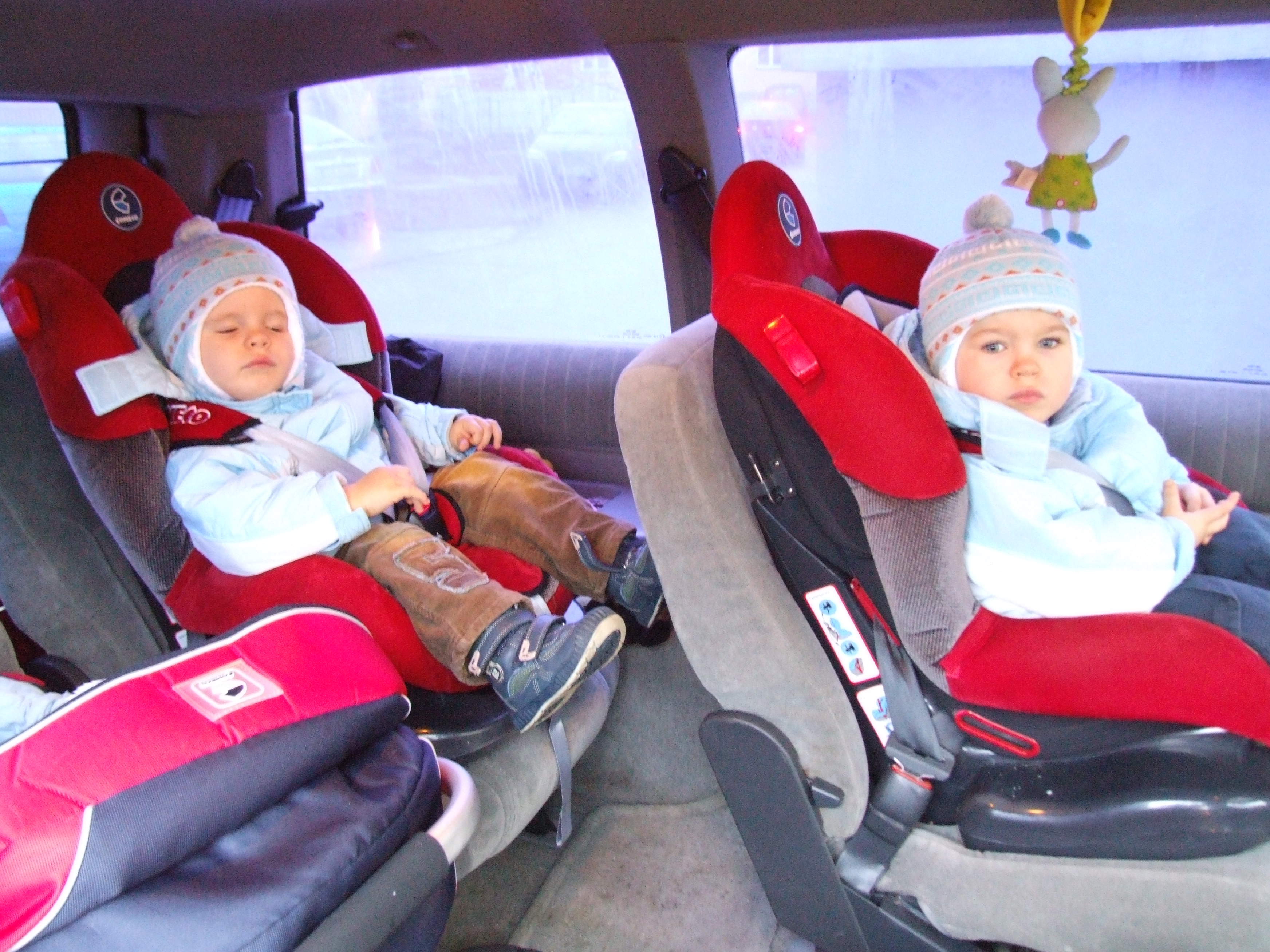 Child safety seat - Wikipedia