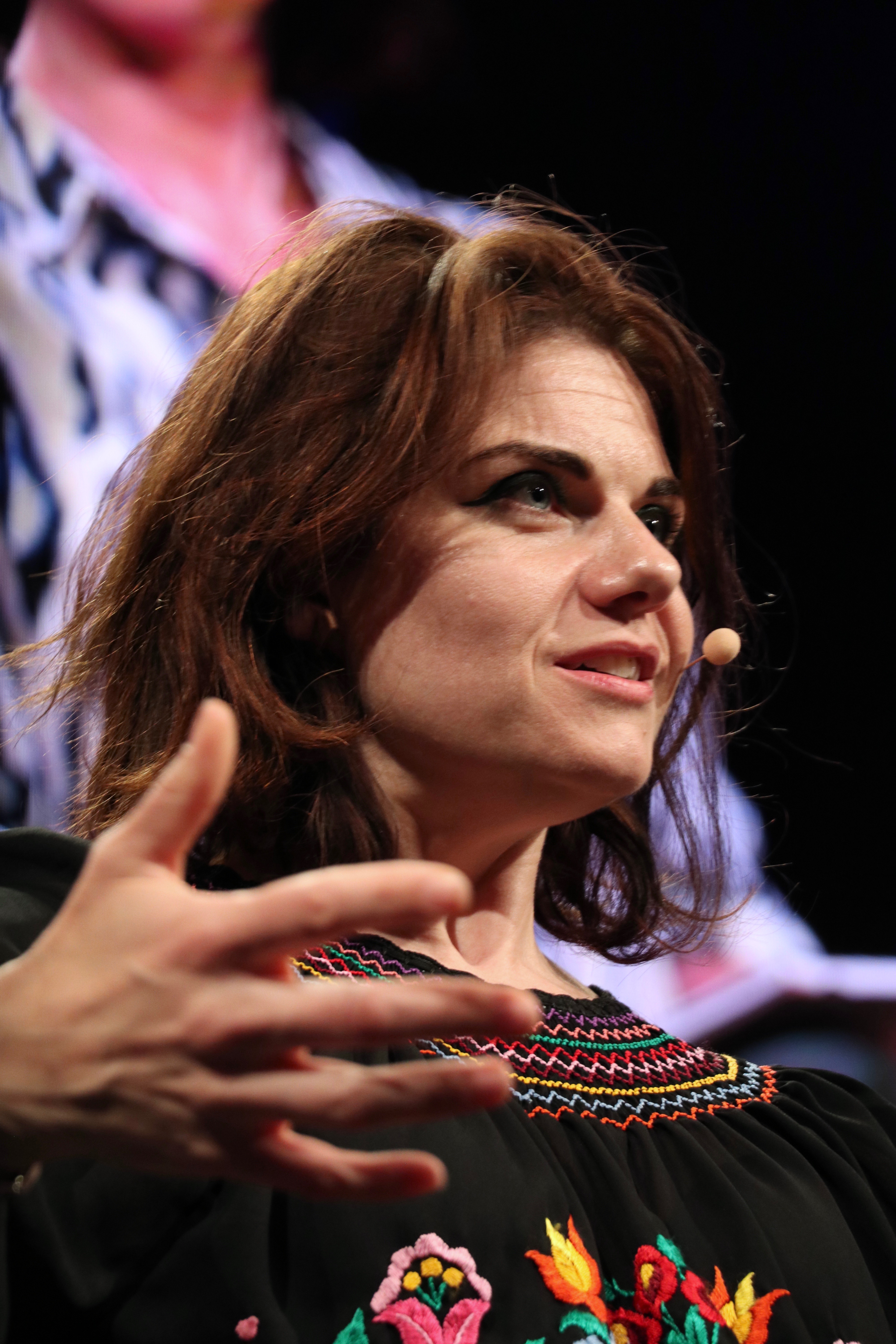 Caitlin Moran en 2016, en el Hay Festival