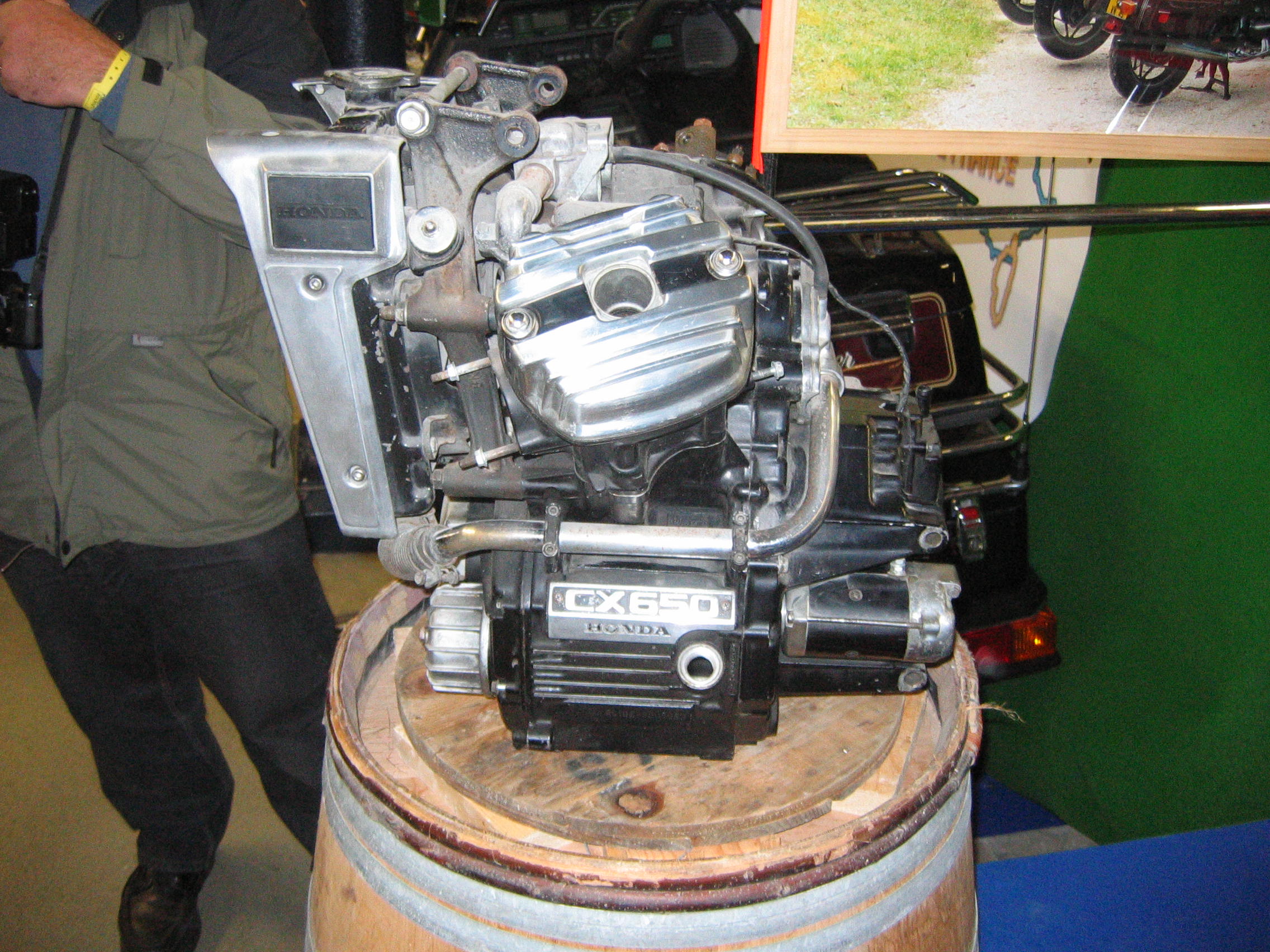 File Honda Cx 650 Engine Jpg Wikimedia Commons