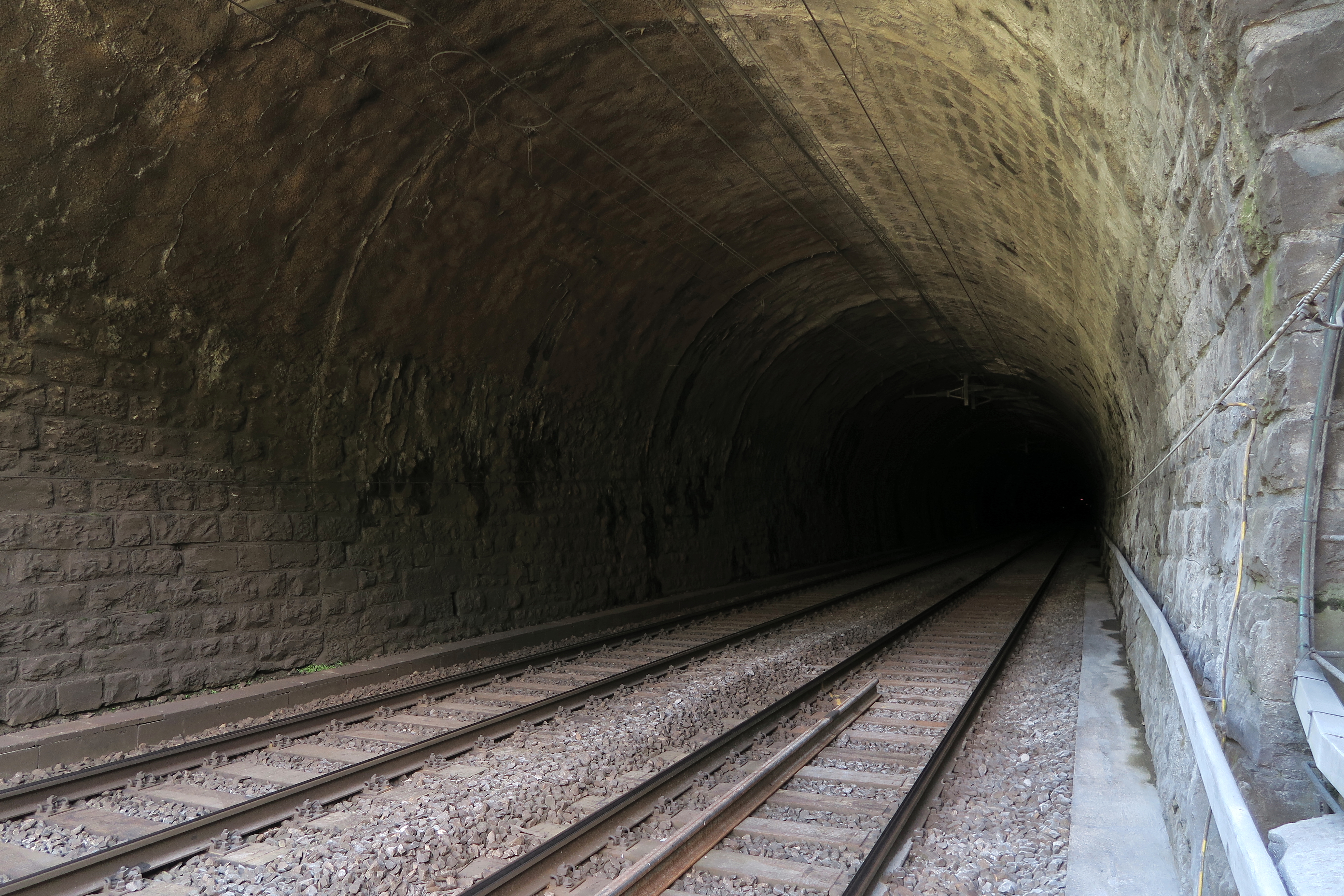 Lötschberg Tunnel - Wikipedia