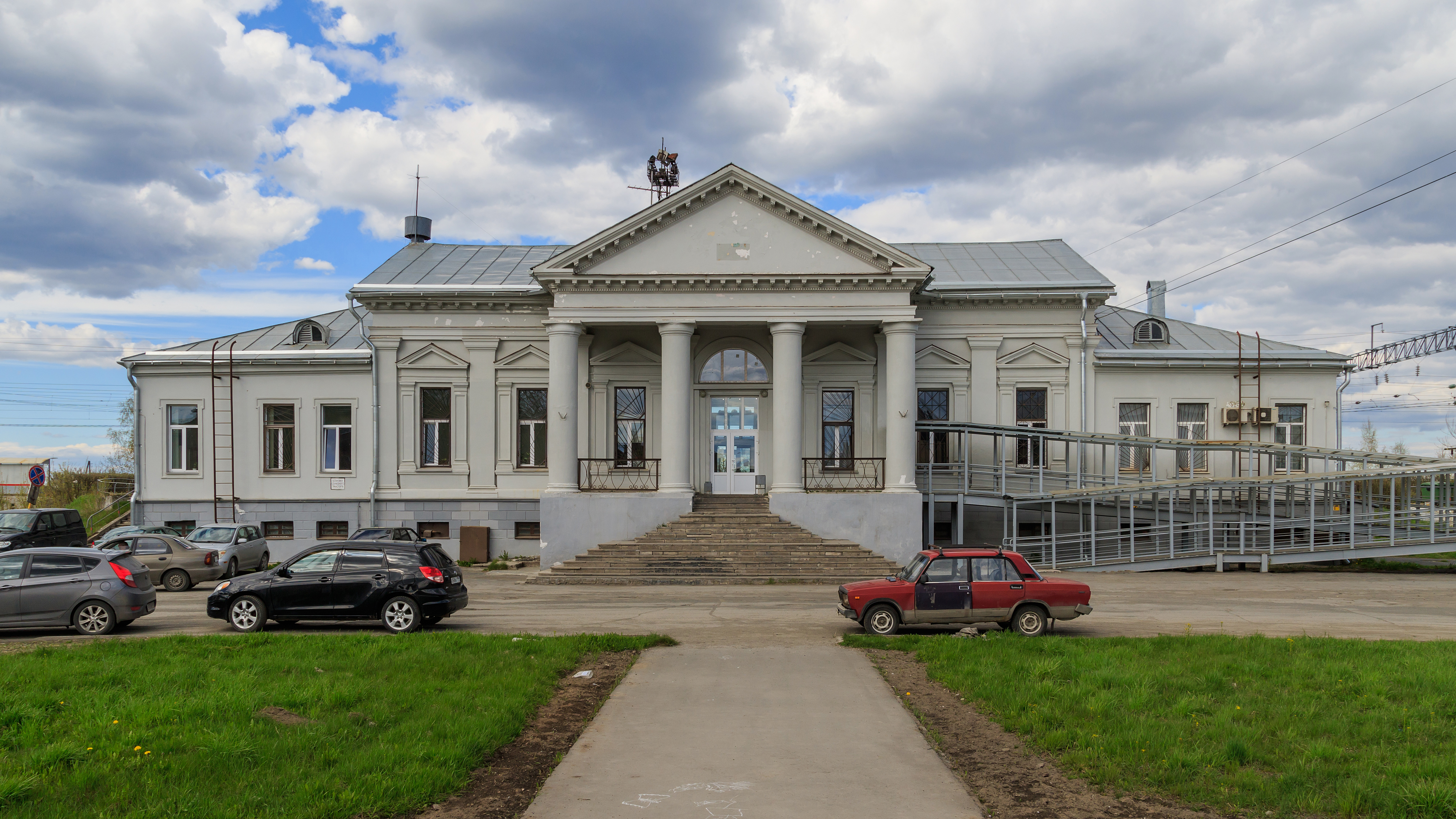 Файл:Kondopoga 06-2017 img12 railway station.jpg — Википедия