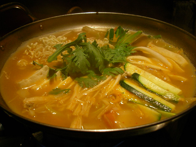 File:Korean.food-Budaejjigae-01.jpg