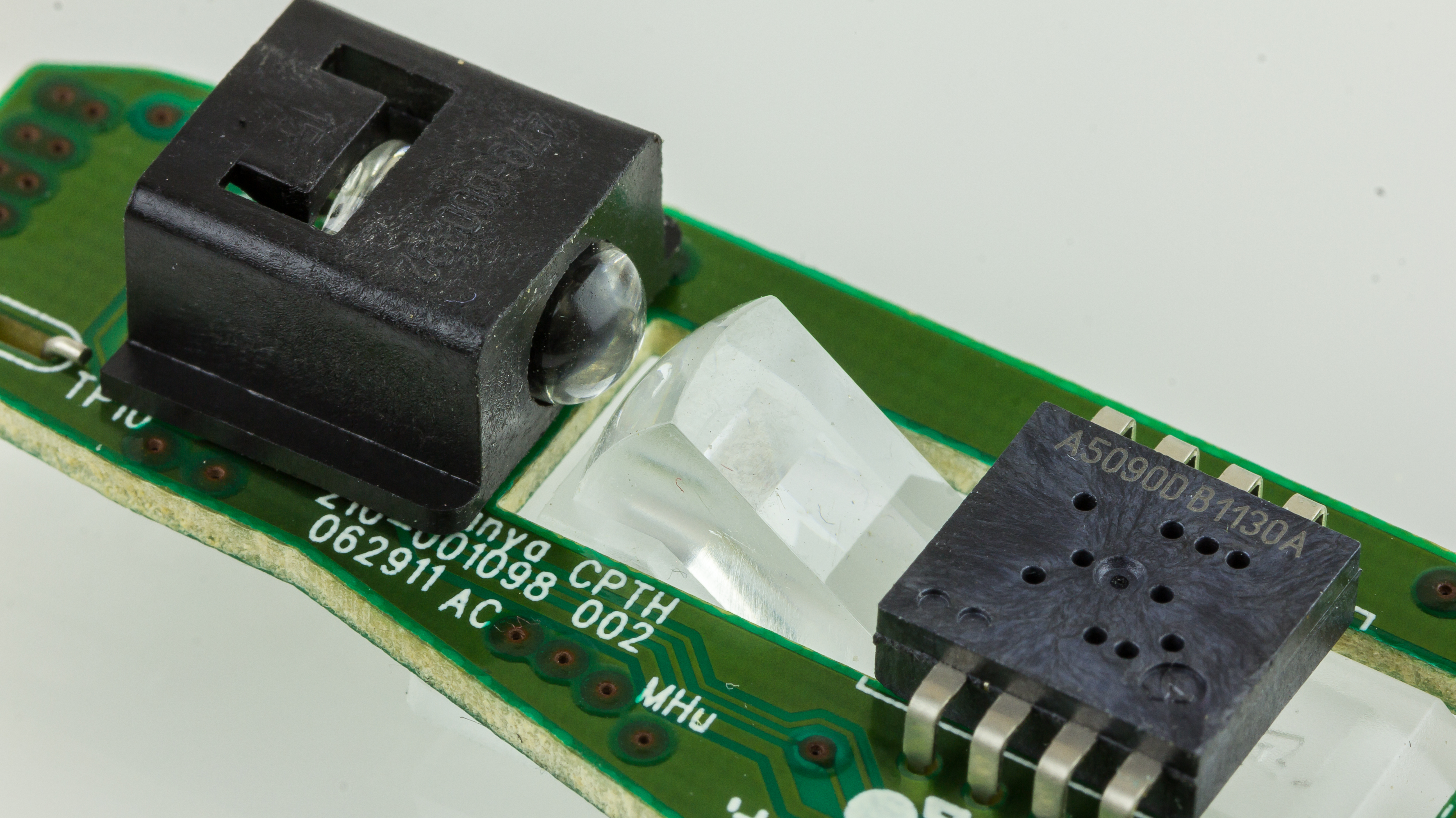 File:Logitech M210 - LED, lens and optical mouse sensor-2426.jpg -  Wikimedia Commons