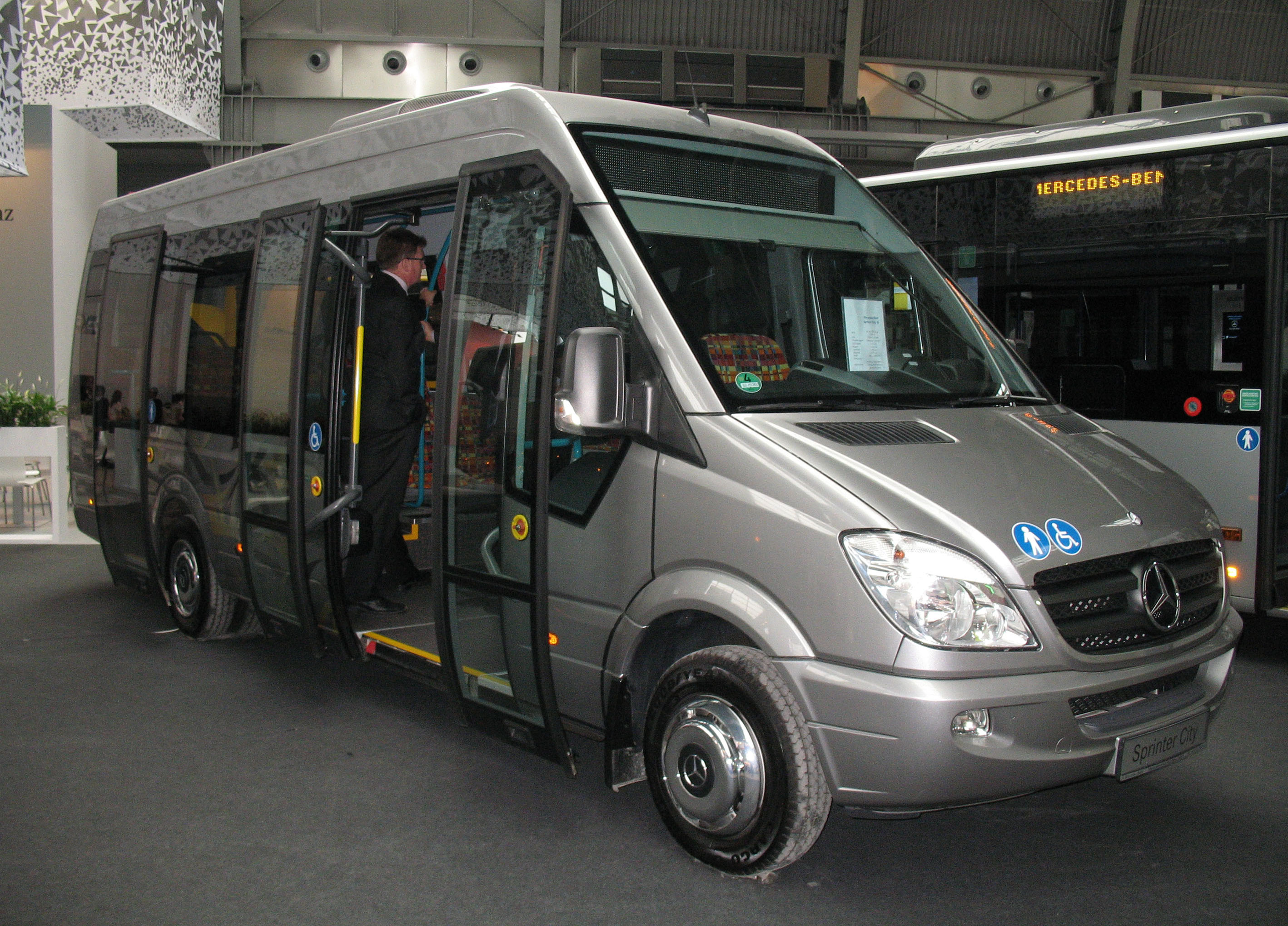  Minibus : Mercedes Sprinter City
