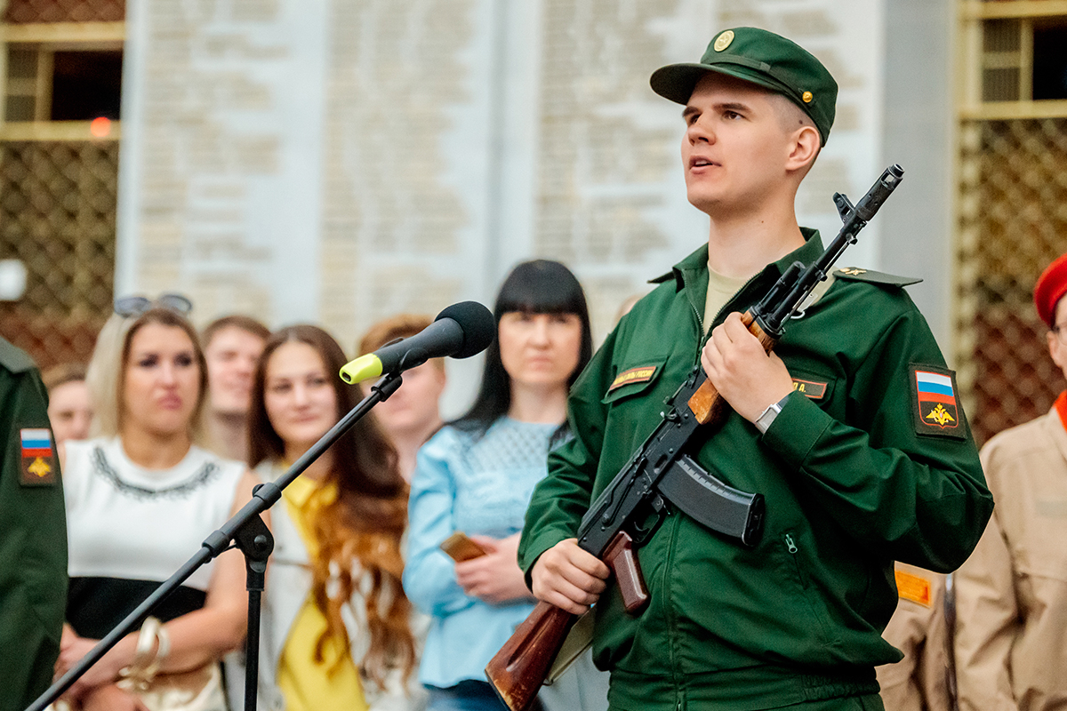 Служба отзывы. Преображенский полк присяга. Присяга в Преображенском полку. Преображенский полк срочная служба. Служба в Преображенском полку.