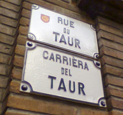 File:Occitan and French language signs in Toulouse.jpg