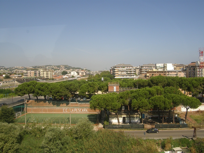 File:Pescara (2009) 30 (RaBoe).jpg