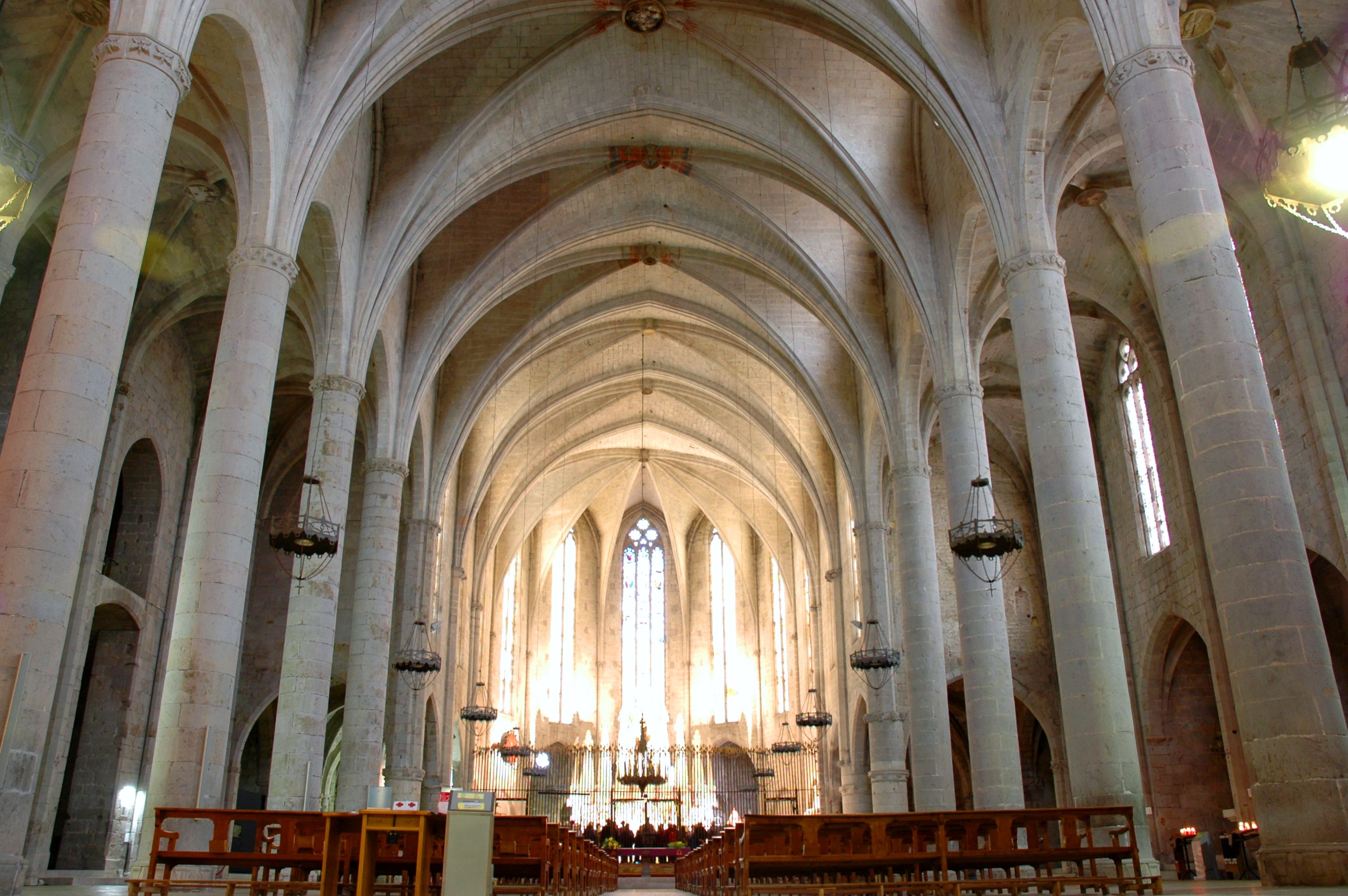 Resultat d'imatges de basílica Santa Maria Castelló d'Empúries