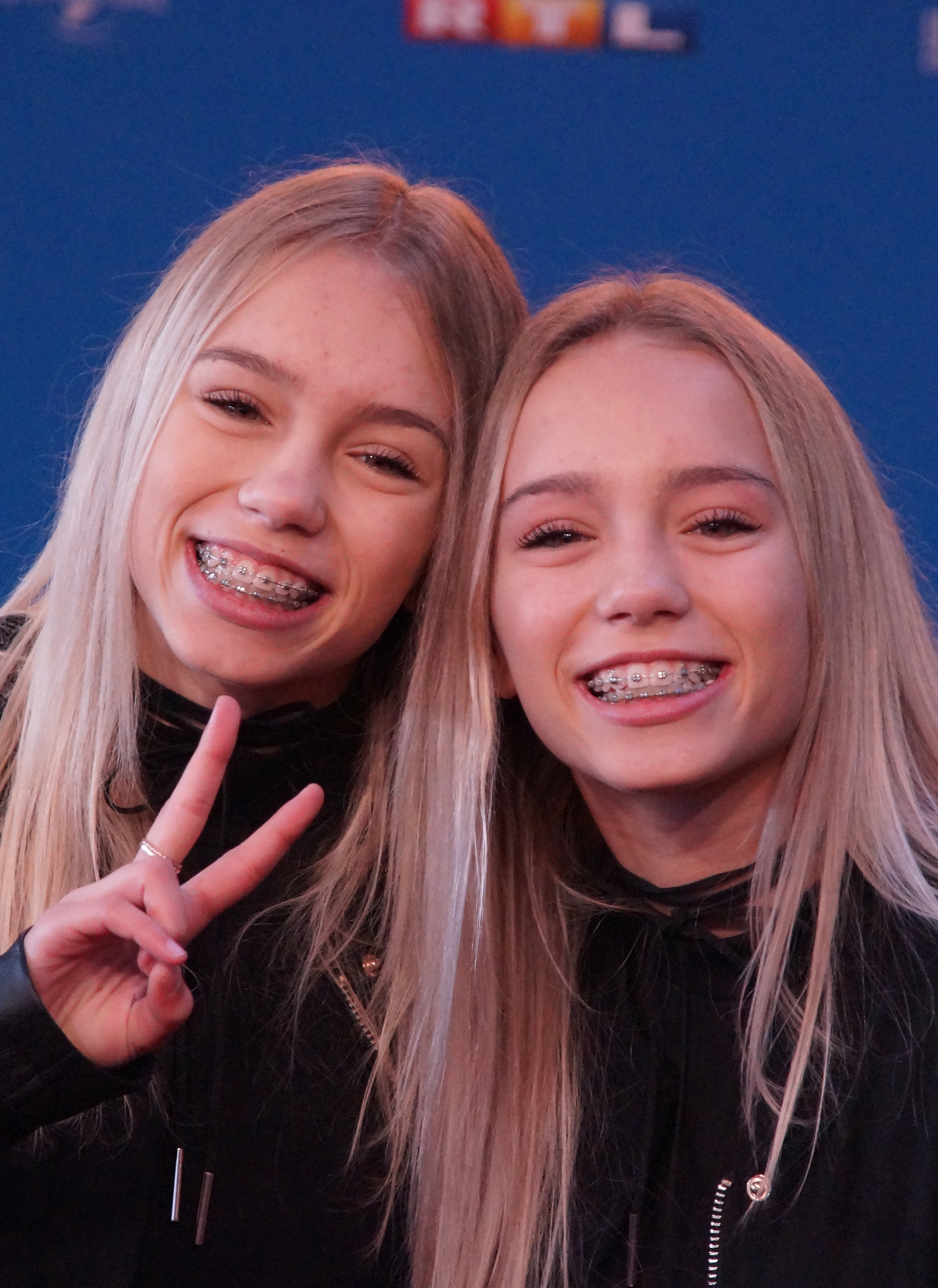 Where do lisa and lena live in germany