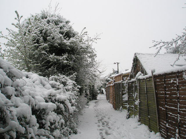 File:Snowy footpath between Langstone Harbour and Mill Lane - geograph.org.uk - 752516.jpg