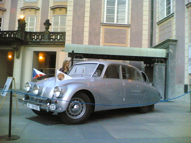 File:Tatra T87.jpg