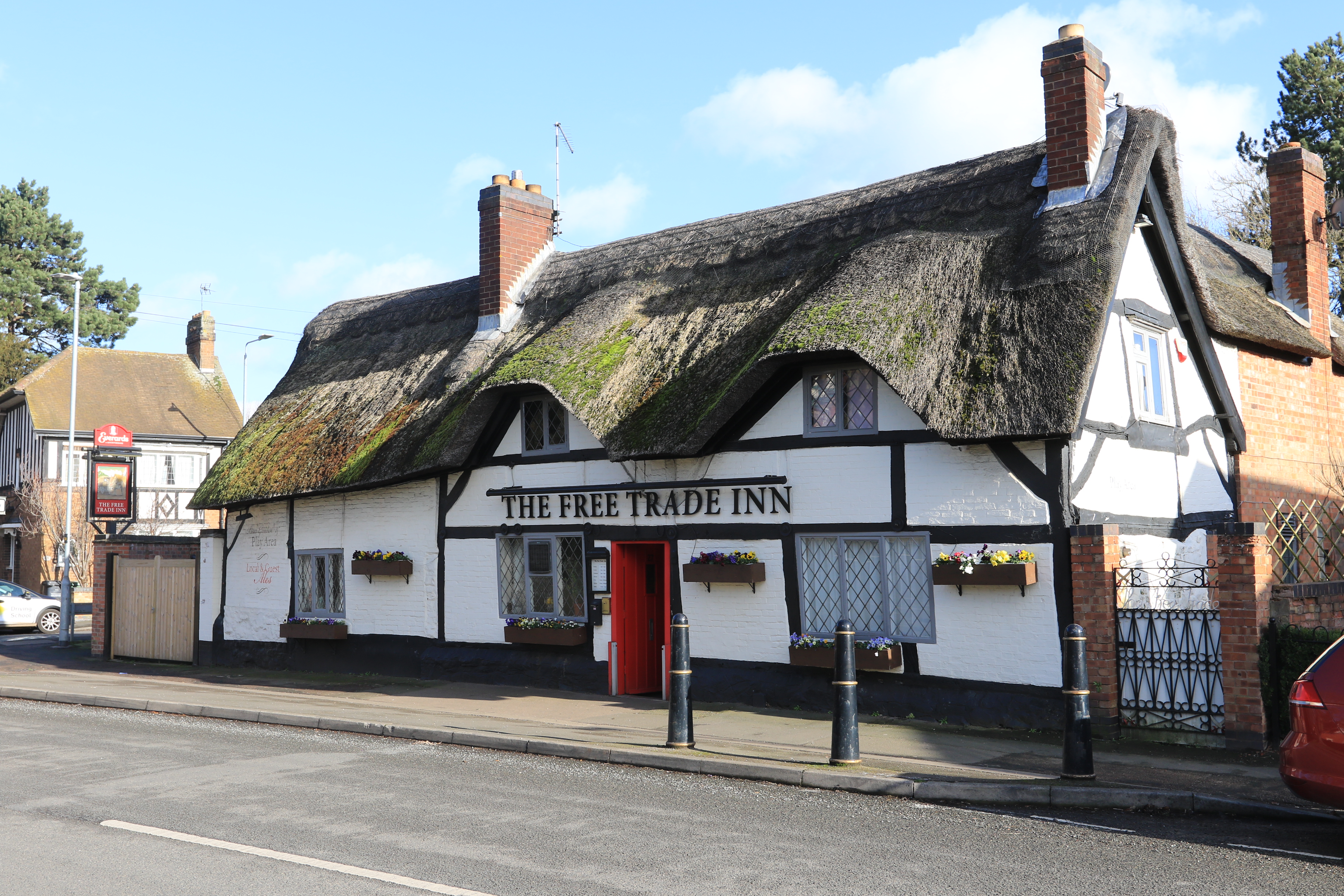 Trading inn. Greyhound pub. Пангборн. Conington. Three tuns.