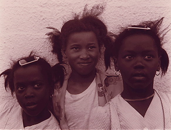 File:ThreeGirlsOfGalveston1973.jpg