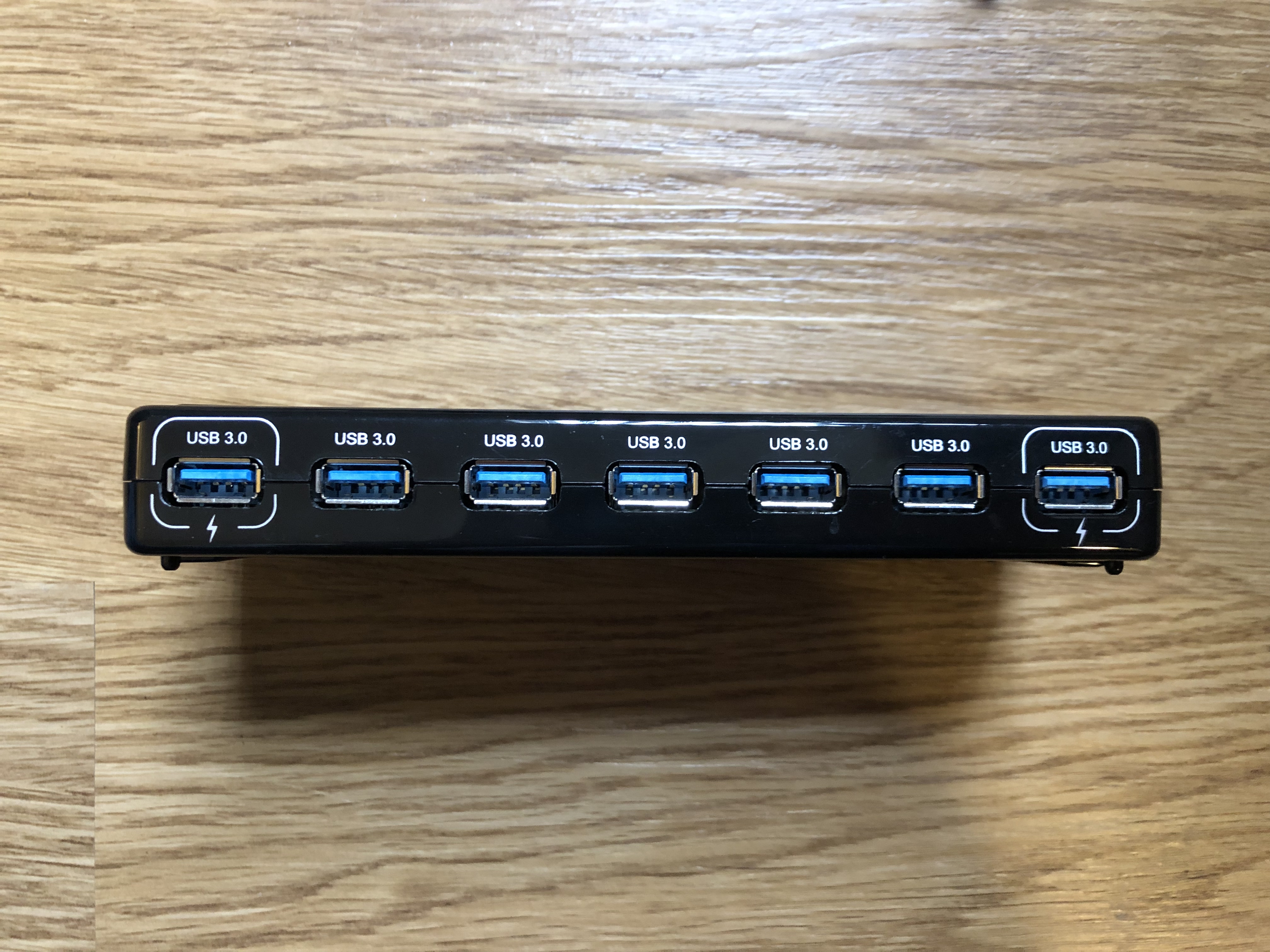 usb hub встроенный в стол