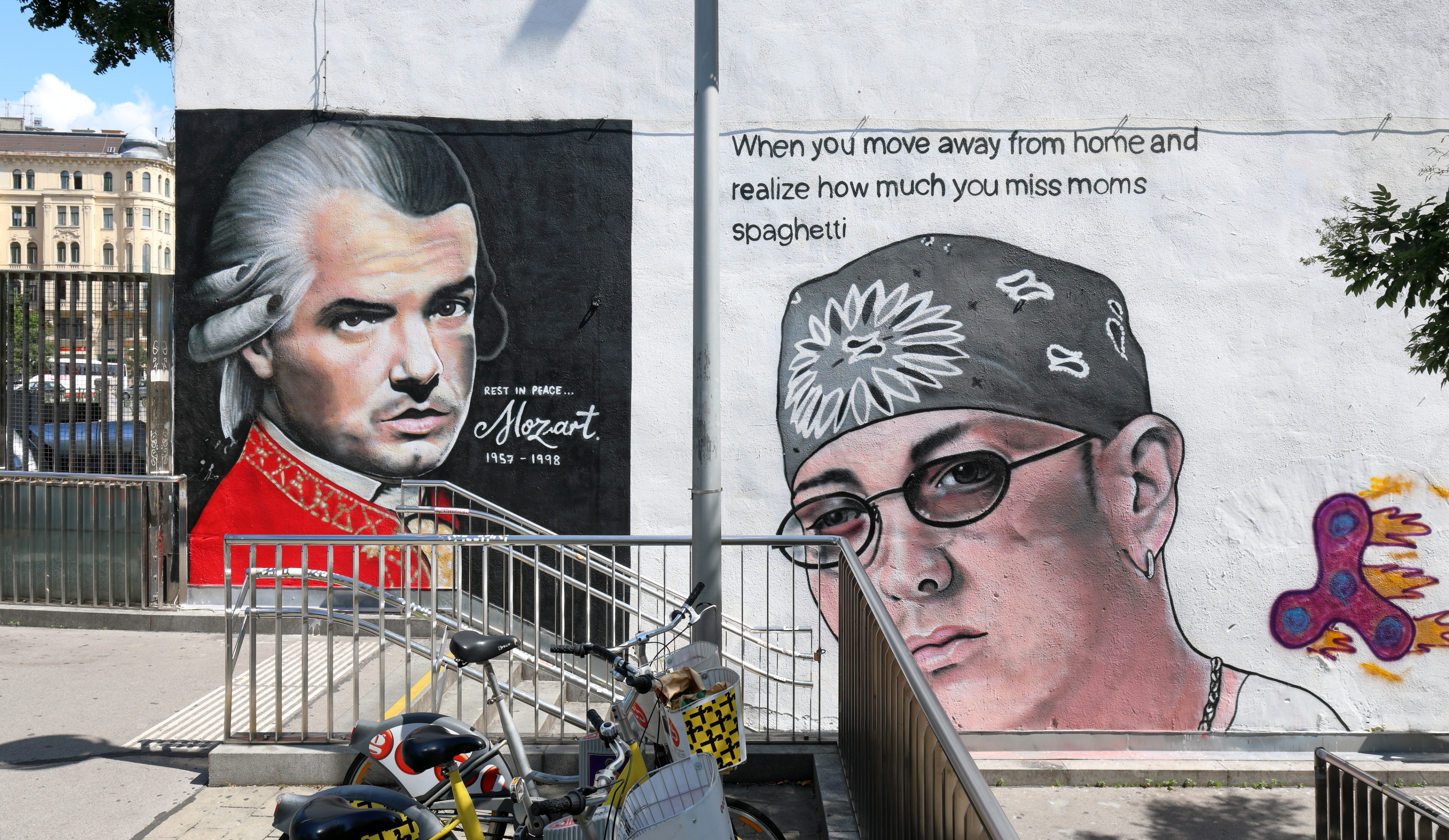 Wien - Falco- und Eminem-Graffiti von Lush Sux.JPG