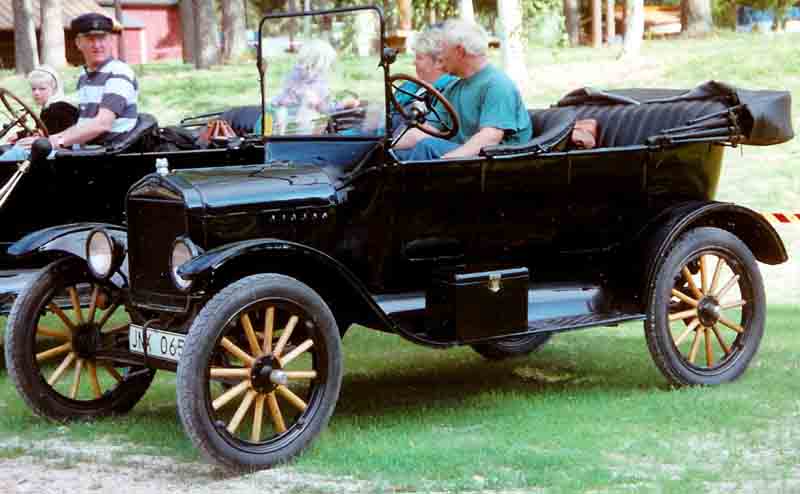 File:1921 Ford Model T Touring.jpg