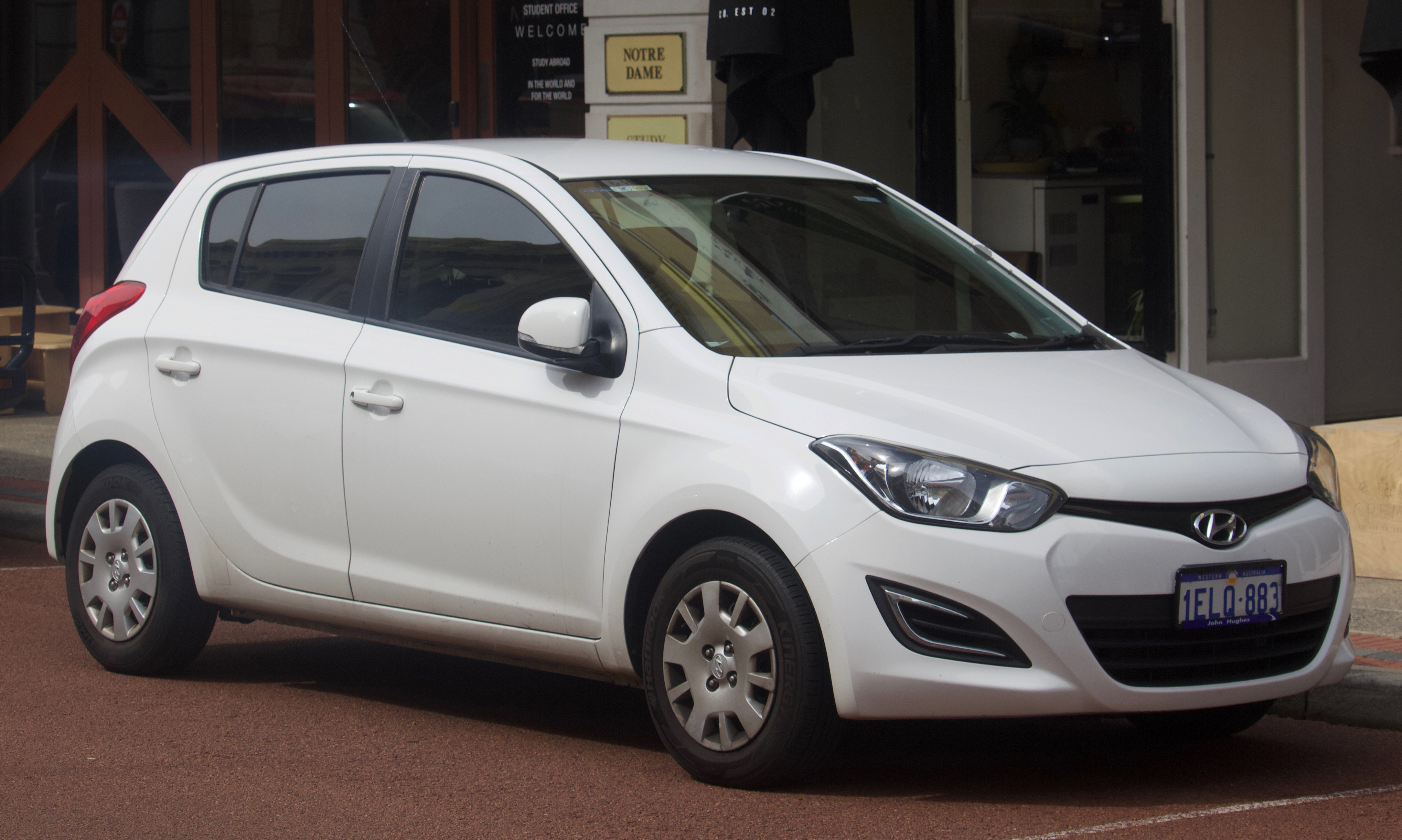 File:2014 Hyundai i20 (PB MY14) Active 5-door hatchback (2018-08