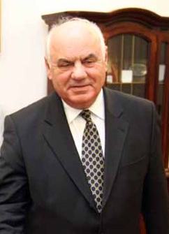 <span class="mw-page-title-main">Alfred Moisiu</span> Albanian general and politician; former President of Albania (born 1929)