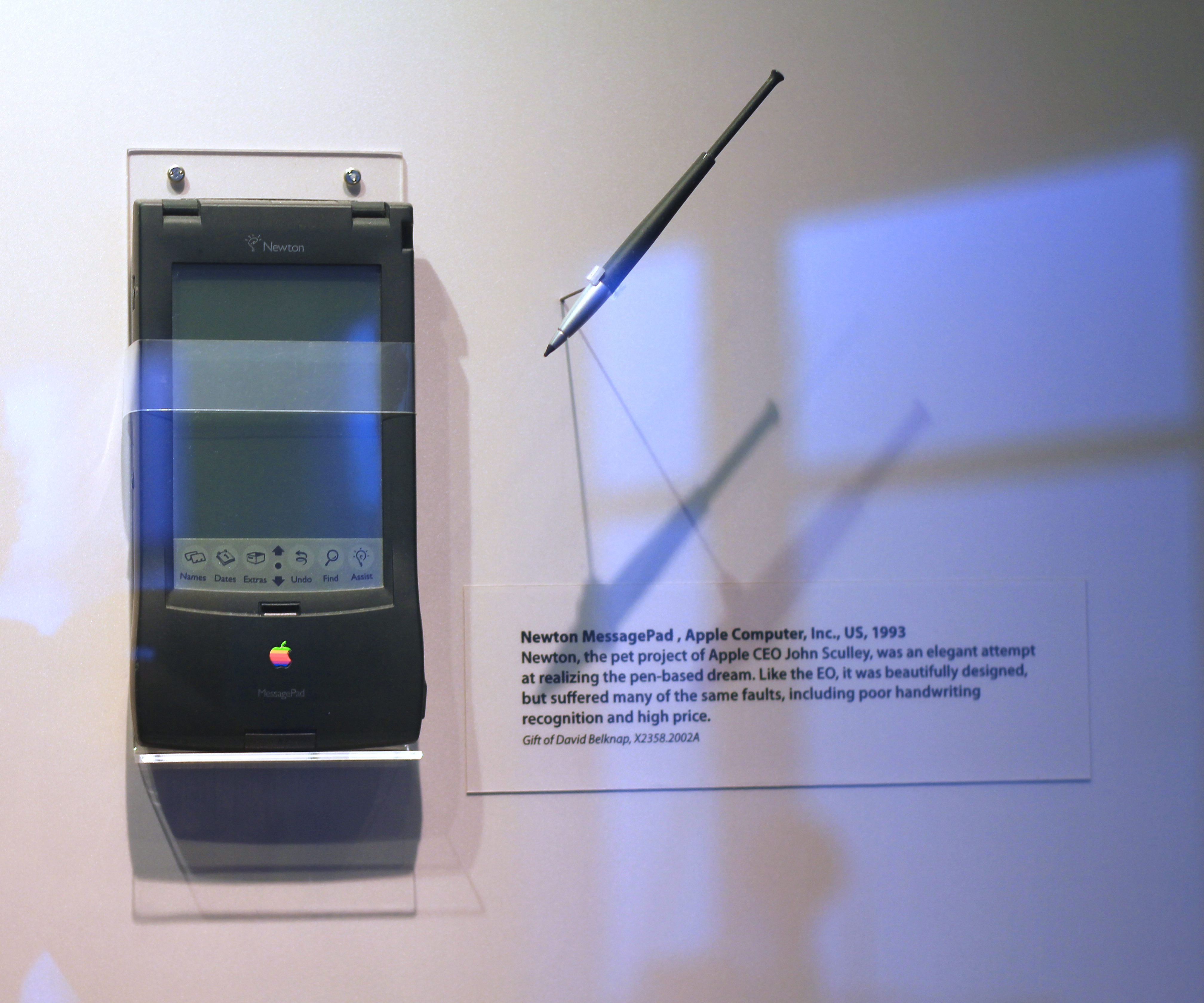 Apple Newton MessagePad (1993) - Computer History Museum.jpg