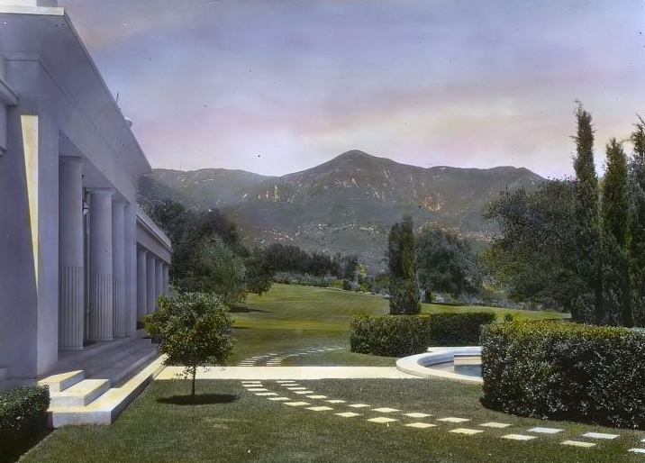 File:Arcady, George Owen Knapp house, Sycamore Canyon Road, Montecito, California. Lower garden, view to Santa Ynez Mountains.jpg