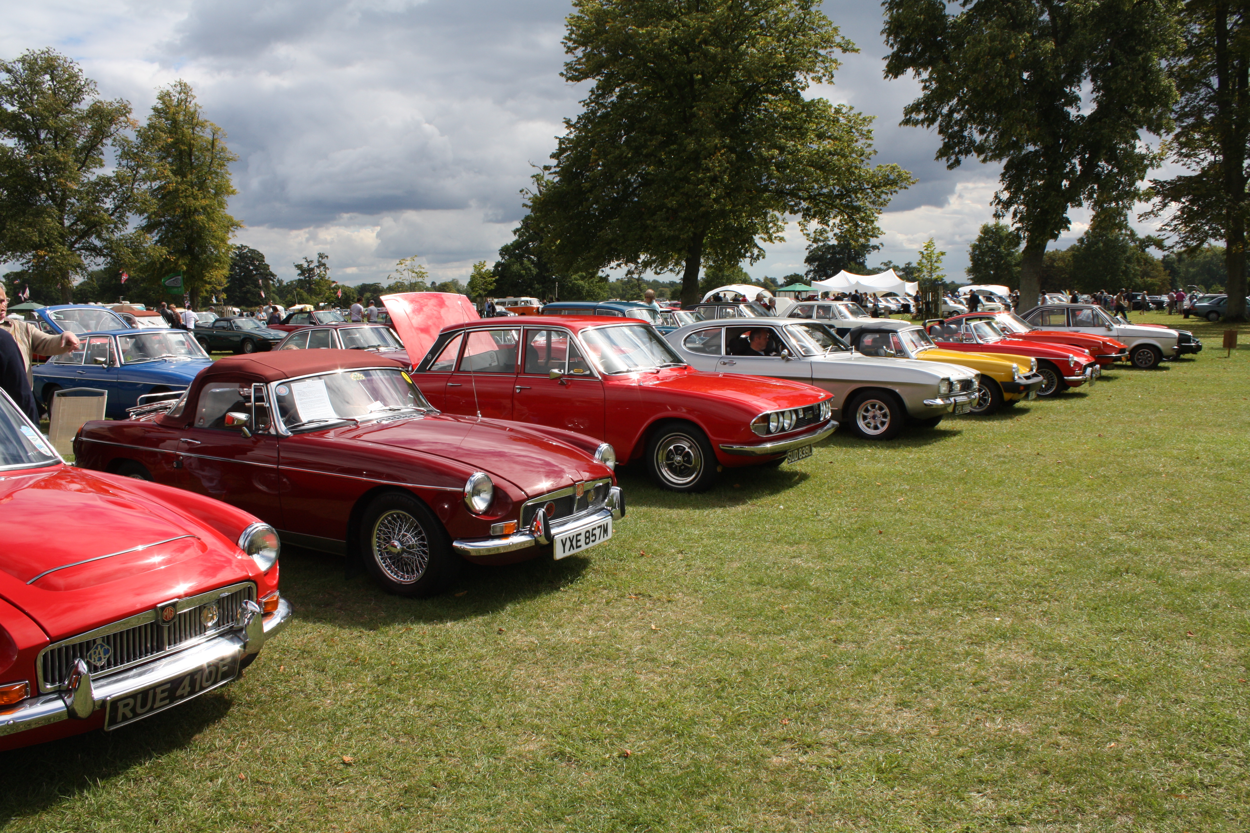 File:Blenheim Palace Classic Car Show 6093319914.jpg  Wikimedia Commons