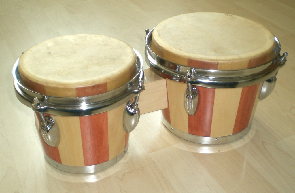 ไฟล์:Bongos (สาธารณสมบัติ).jpgไฟล์:Bongos (สาธารณสมบัติ).jpg  