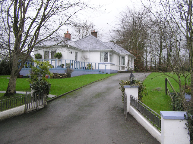 File:Bungalow at Magherareagh - geograph.org.uk - 108175.jpg