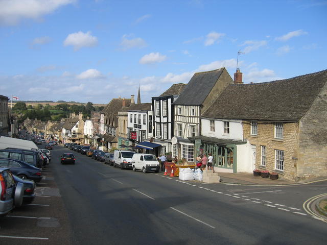 File:Burford High Street - geograph.org.uk - 233839.jpg