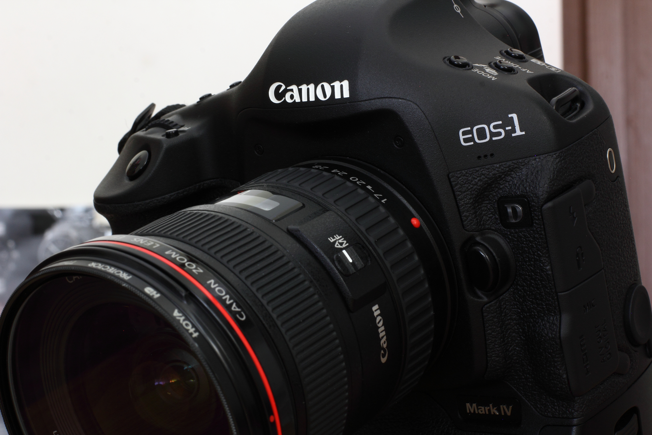 File:Canon EOS 1D Mark IV.jpg - Wikimedia Commons