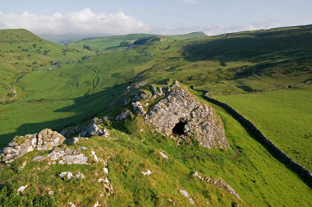 Cave on Chrome Hill - geograph.org.uk - 2489108