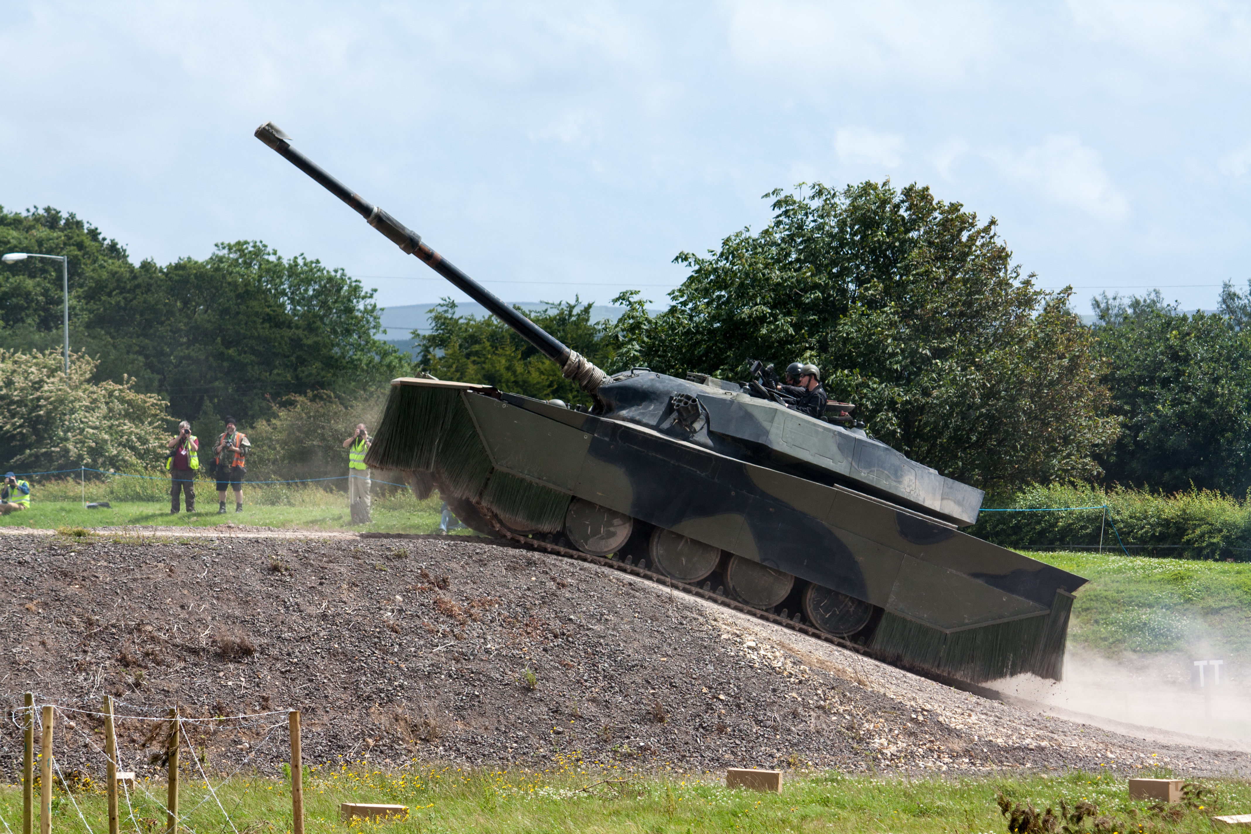 Танк тонн. Шведский опытный танк Udes XX 20. CV 90 120 стелс танк. Экспериментальные танки. Танки объект.