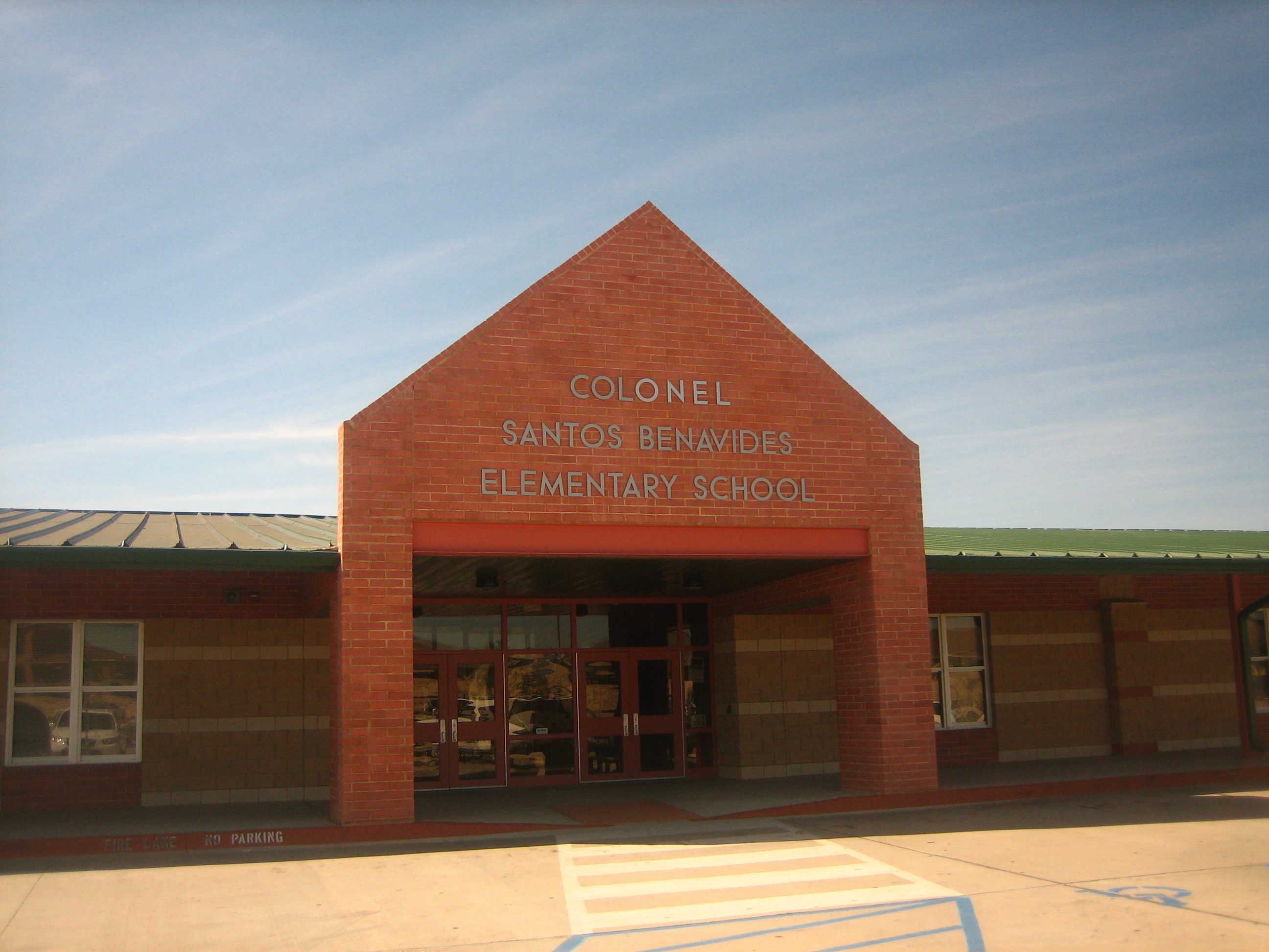 Colonel Santos Benavides Elementary School in Laredo, TX IMG 1827.JPG. en:u...