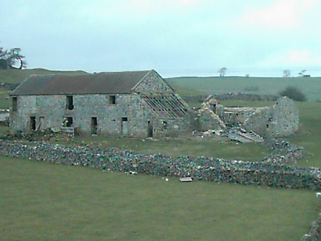 File:Disused Building - geograph.org.uk - 366936.jpg