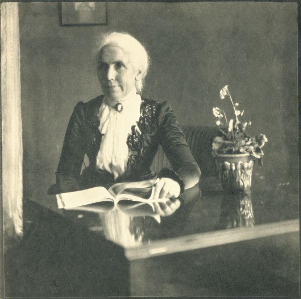 File:Ellen Lloyd Jones.jpg