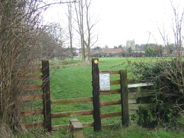 File:Footpath back to Kirton - geograph.org.uk - 334352.jpg