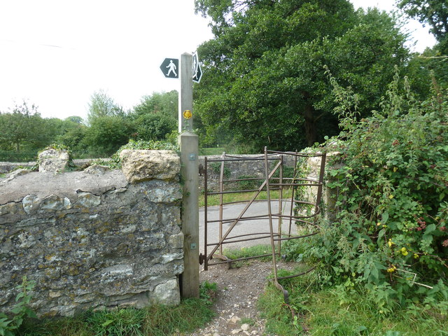 File:From the coal statue to the coal canal (42) - geograph.org.uk - 3660747.jpg