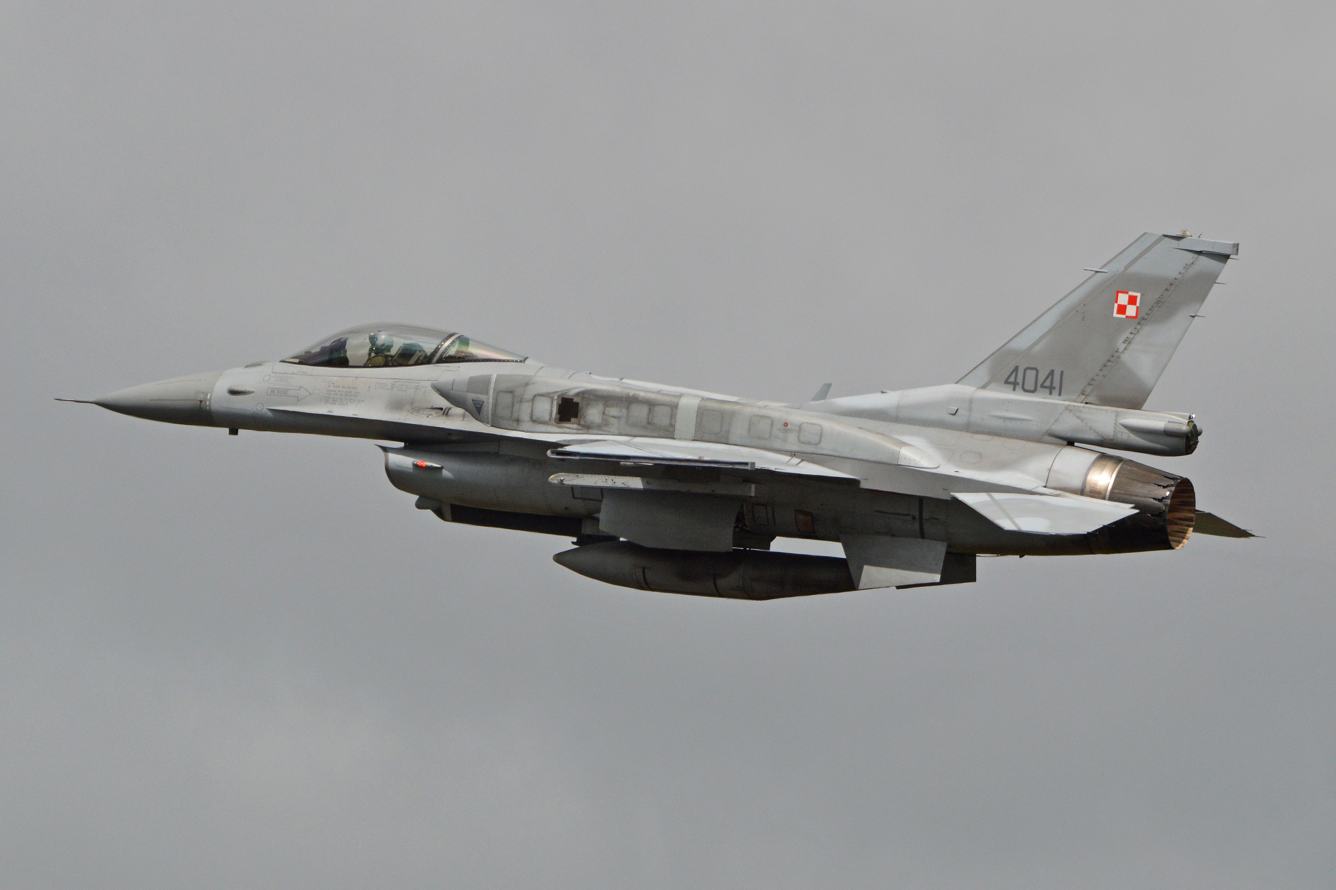 Plik:General Dynamics F-16C '4041'.jpg – Wikipedia, wolna encyklopedia