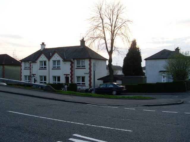 File:Houses on Mountblow Road - geograph.org.uk - 1263704.jpg