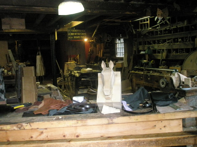 File:Inside a workshop at Blists Hill Open Air Museum (1) - geograph.org.uk - 1456182.jpg