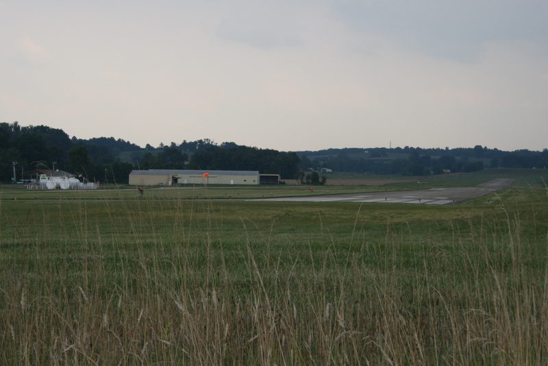 File:JacksonCoAirport.JPG