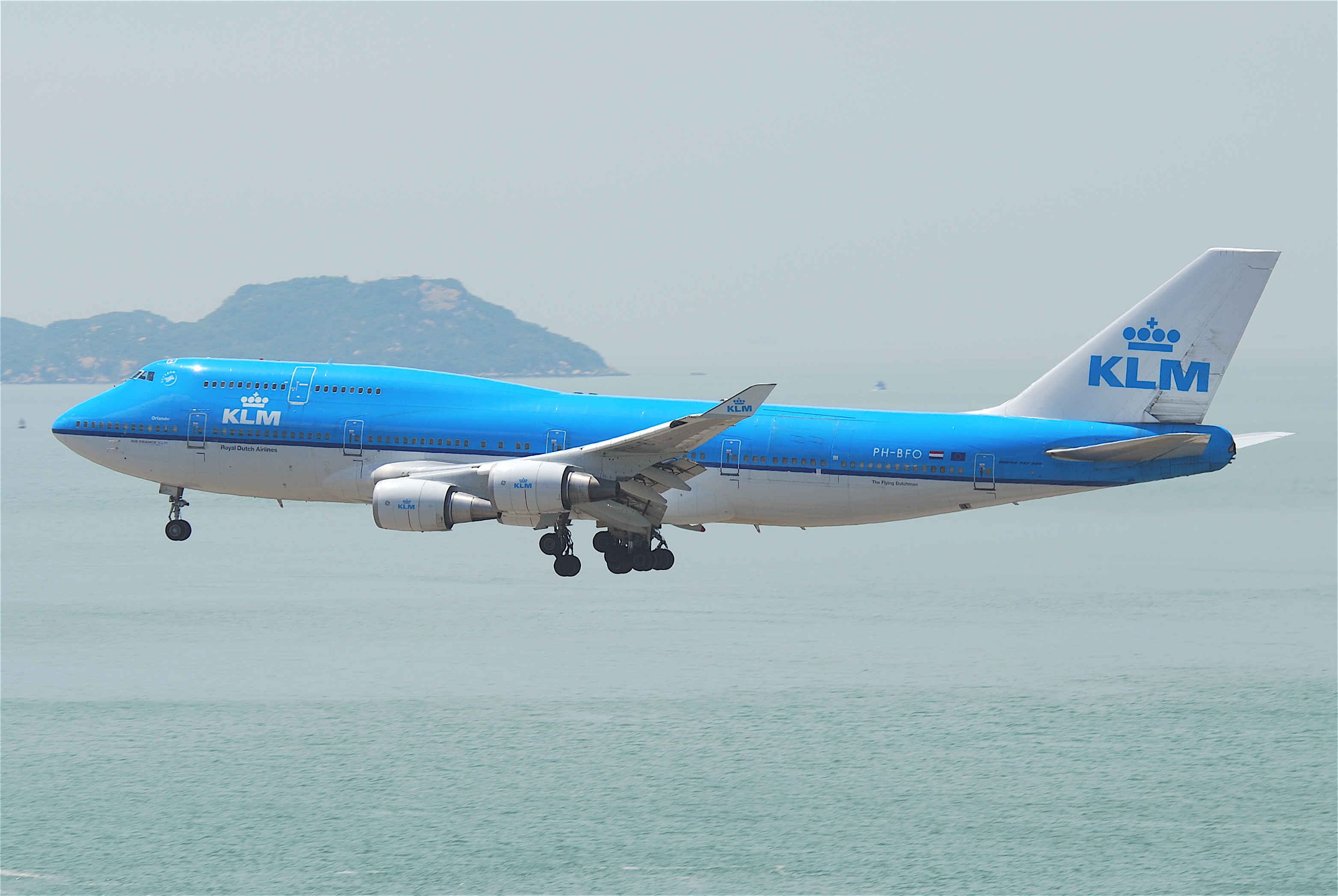 File:KLM Boeing 747-400 (M); PH-BFO@HKG;31.07.2011 614nb