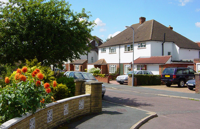 File:Maybury Close - geograph.org.uk - 521680.jpg