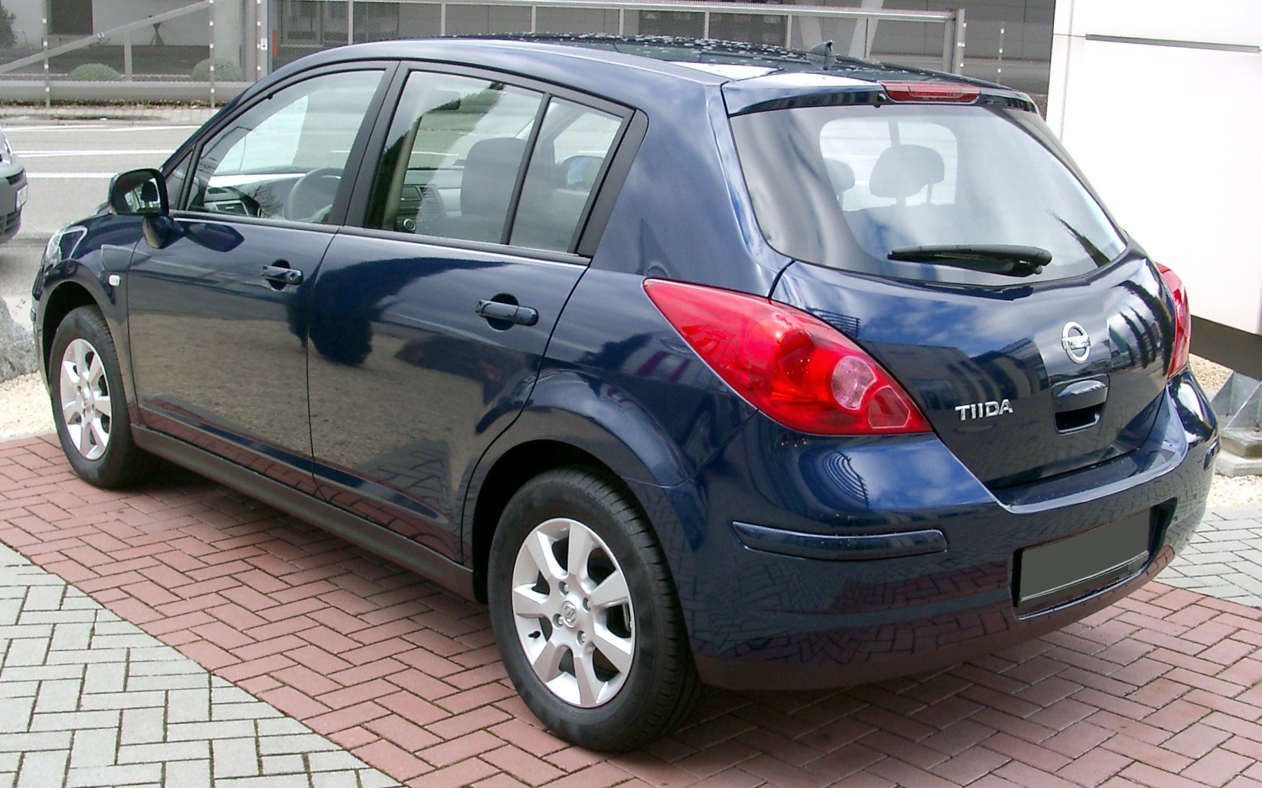 Nissan tiida wikipedia #10