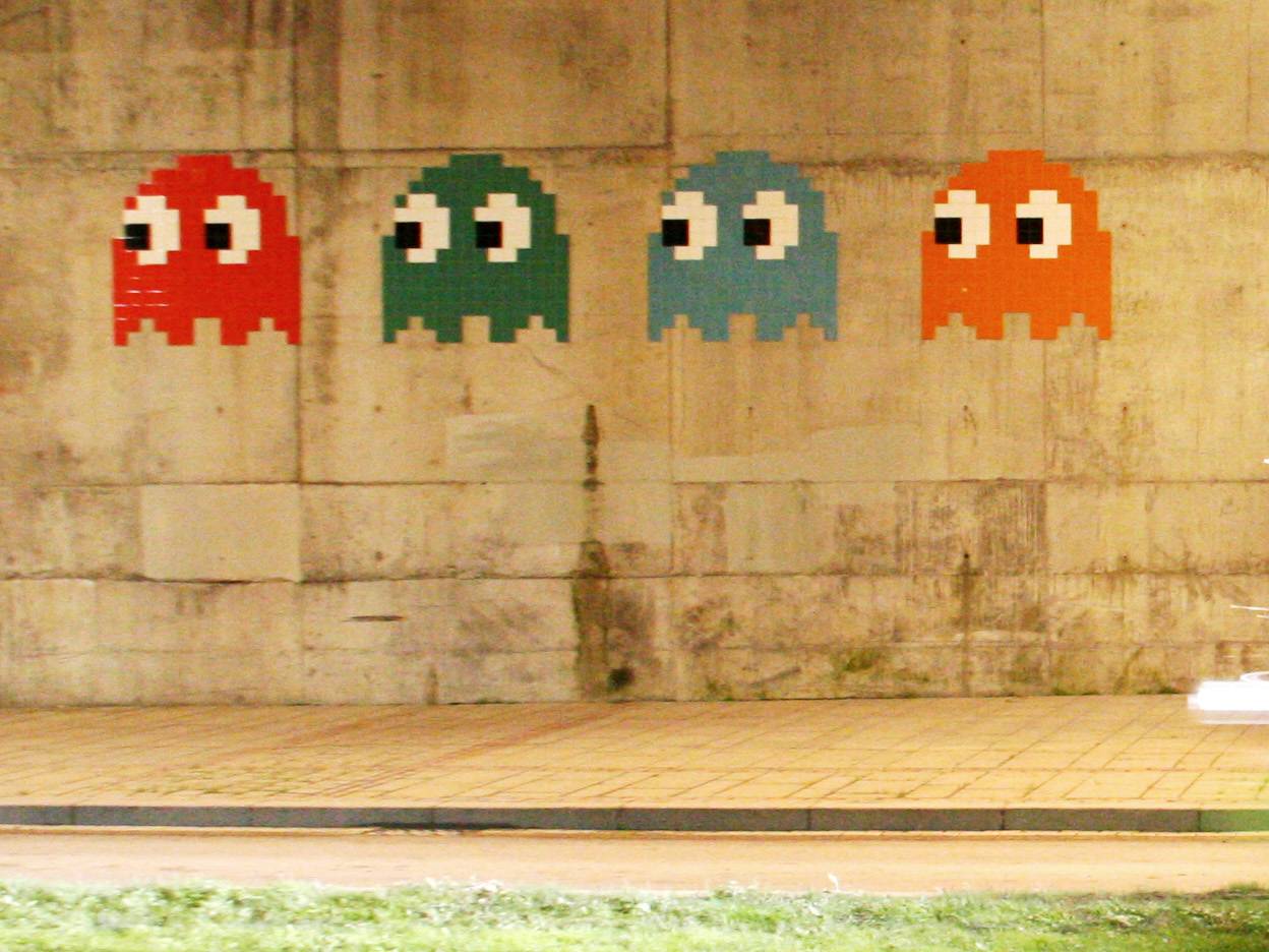 space invaders street art