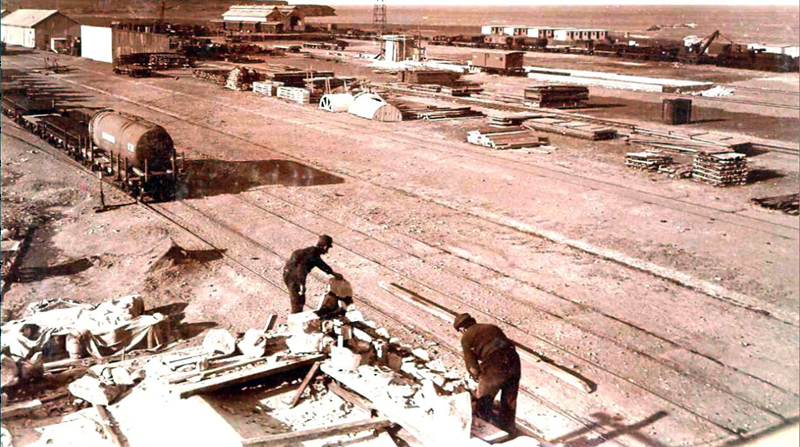 File:Playa de construccion en Puerto Deseado.png