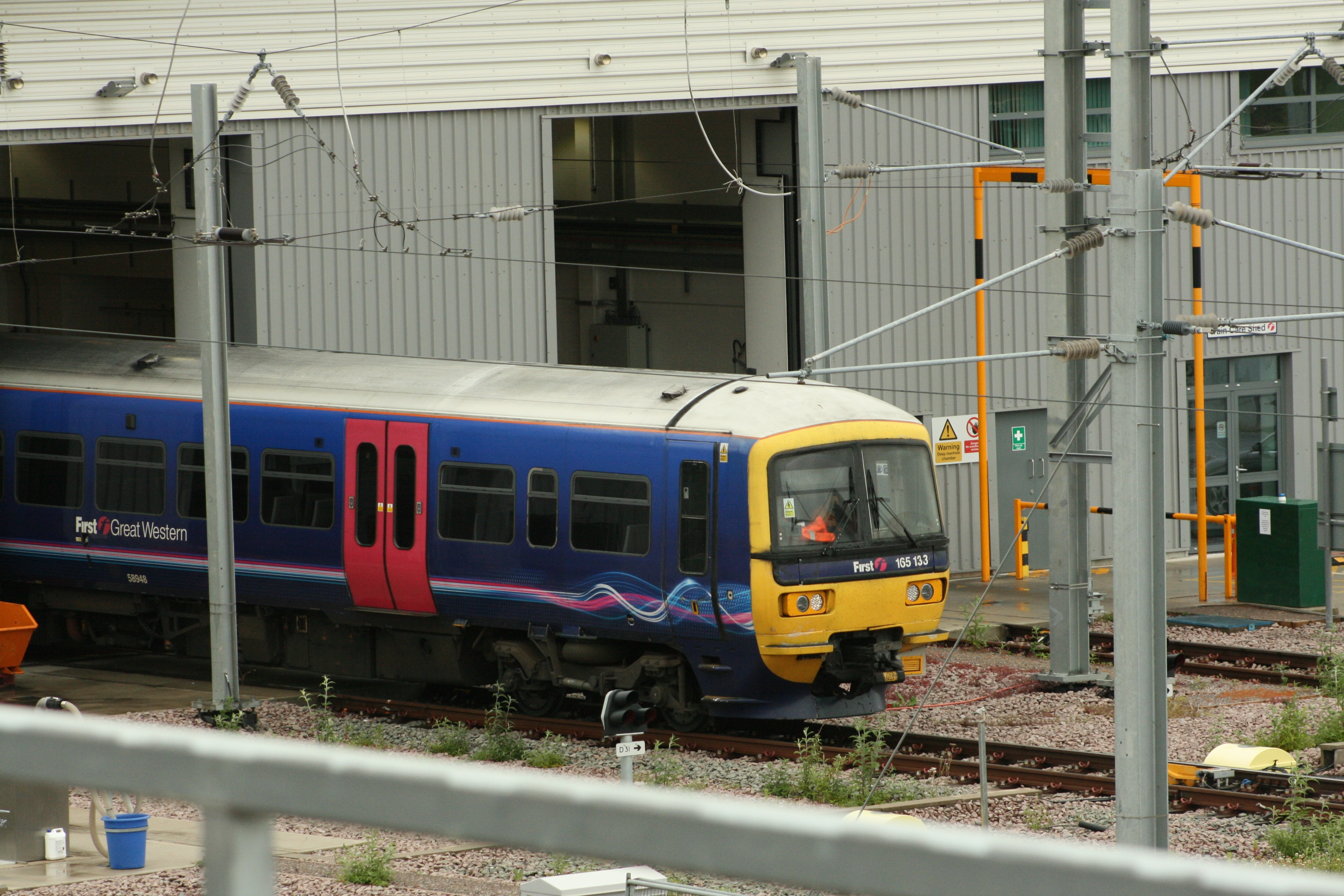 Reading train. Kingfisher Readers 1 Trains.