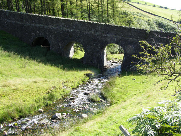 File:Scawgill Bridge - geograph.org.uk - 501976.jpg