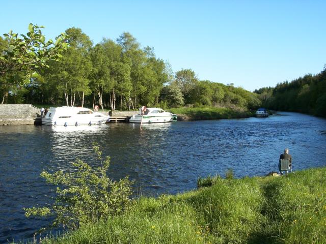 File:Shannon at Battlebridge - geograph.org.uk - 381394.jpg