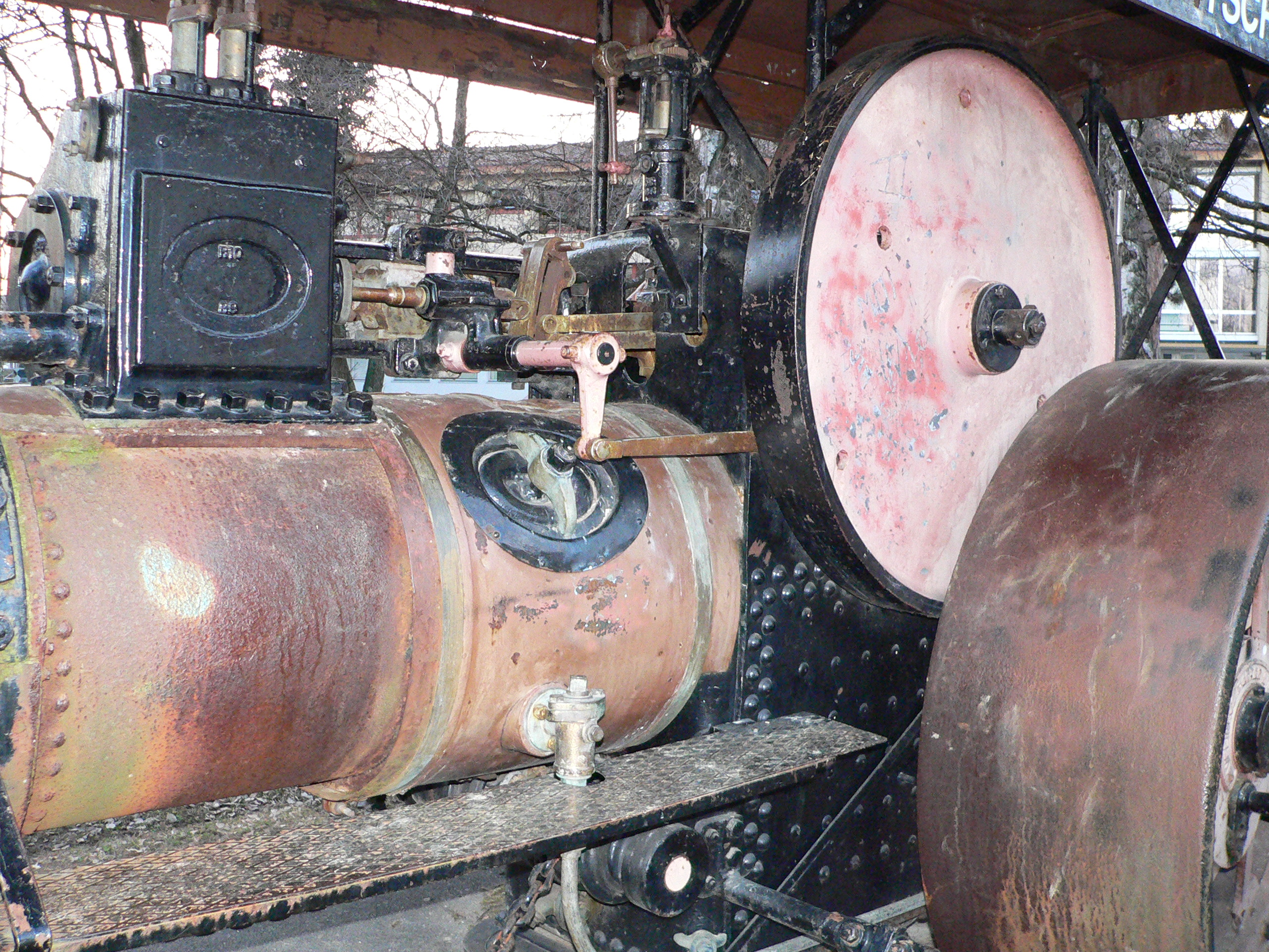 Why is a steam engine considered an external combustion engine фото 73