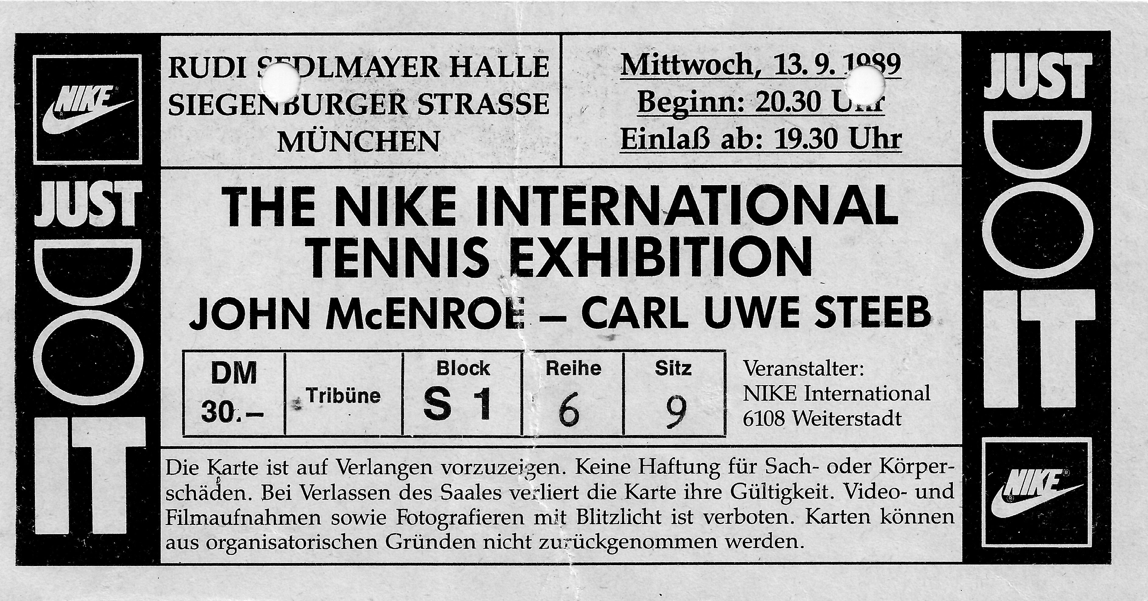 Onderhoudbaar Gepensioneerde boete File:The Nike International Tennis Exhibition - John McEnroe-Carl Uwe Steeb  - Rudi Sedlmayer Halle München, 1989.jpg - Wikimedia Commons